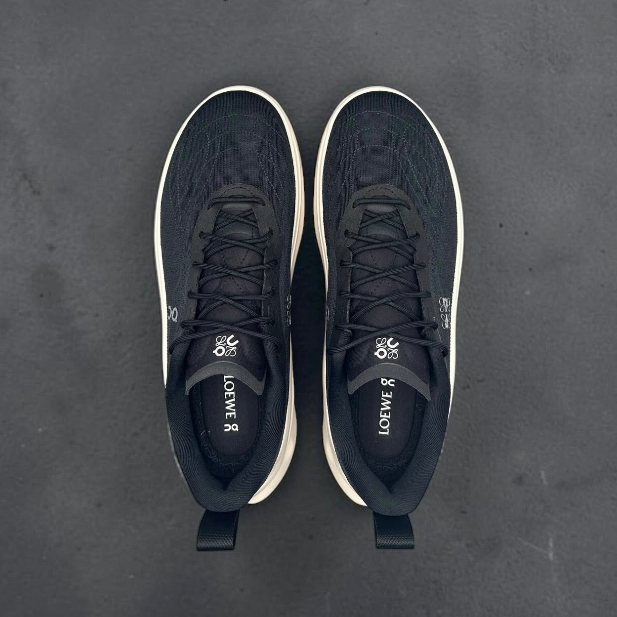 On Running Cloudtilt Cosmic Loewe Black White