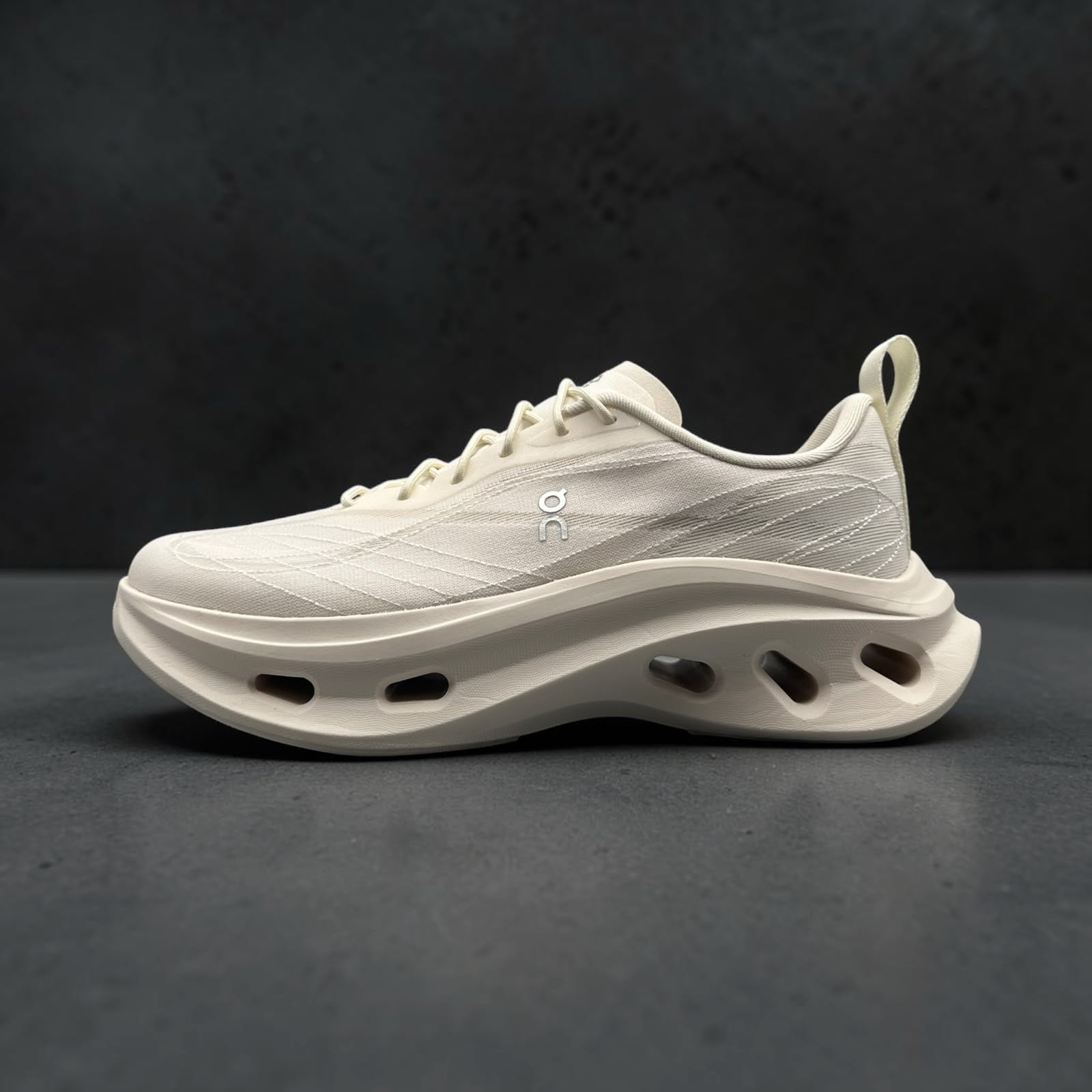 On Running Cloudtilt Cosmic LOEWE White