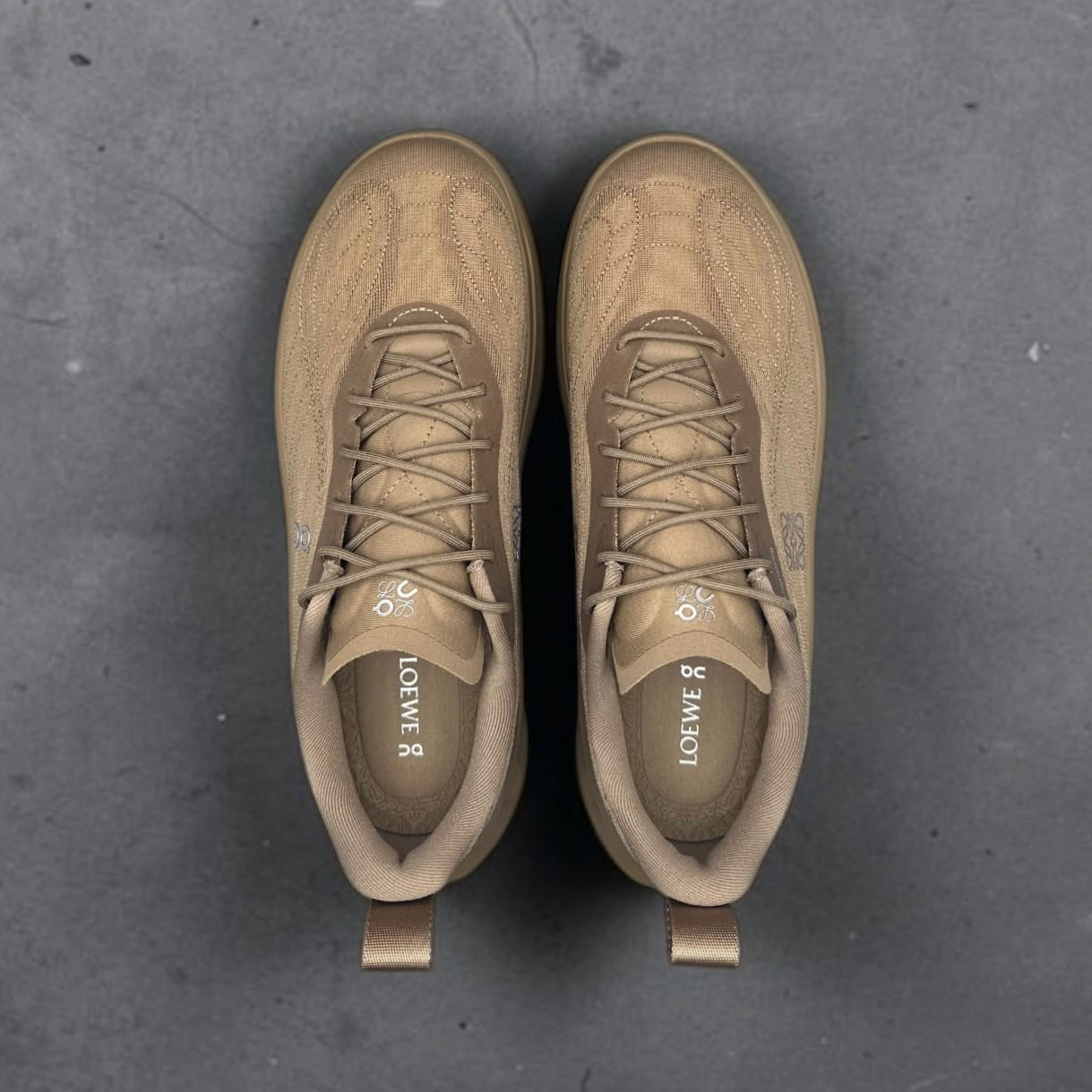 On Running Cloudtilt Cosmic LOEWE Dark Sand