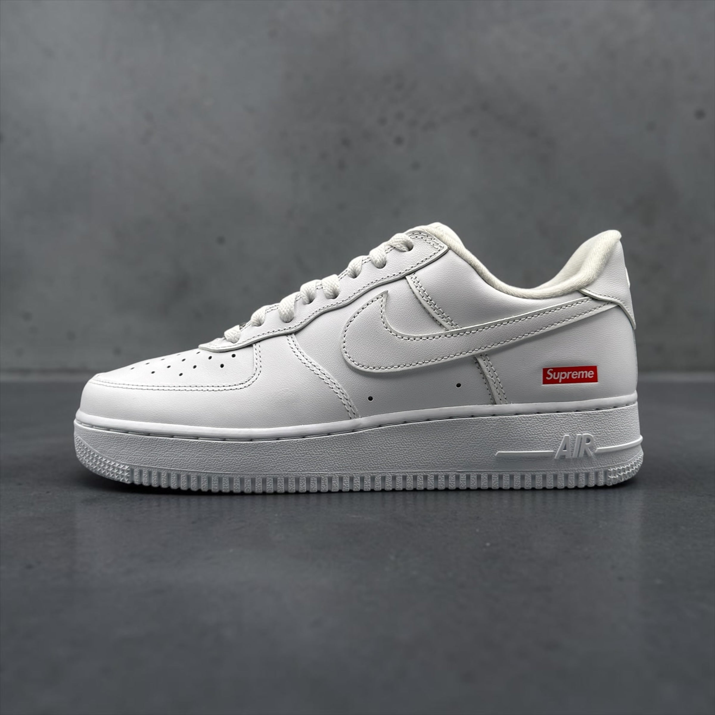 Nike Air Force 1 Low Supreme White