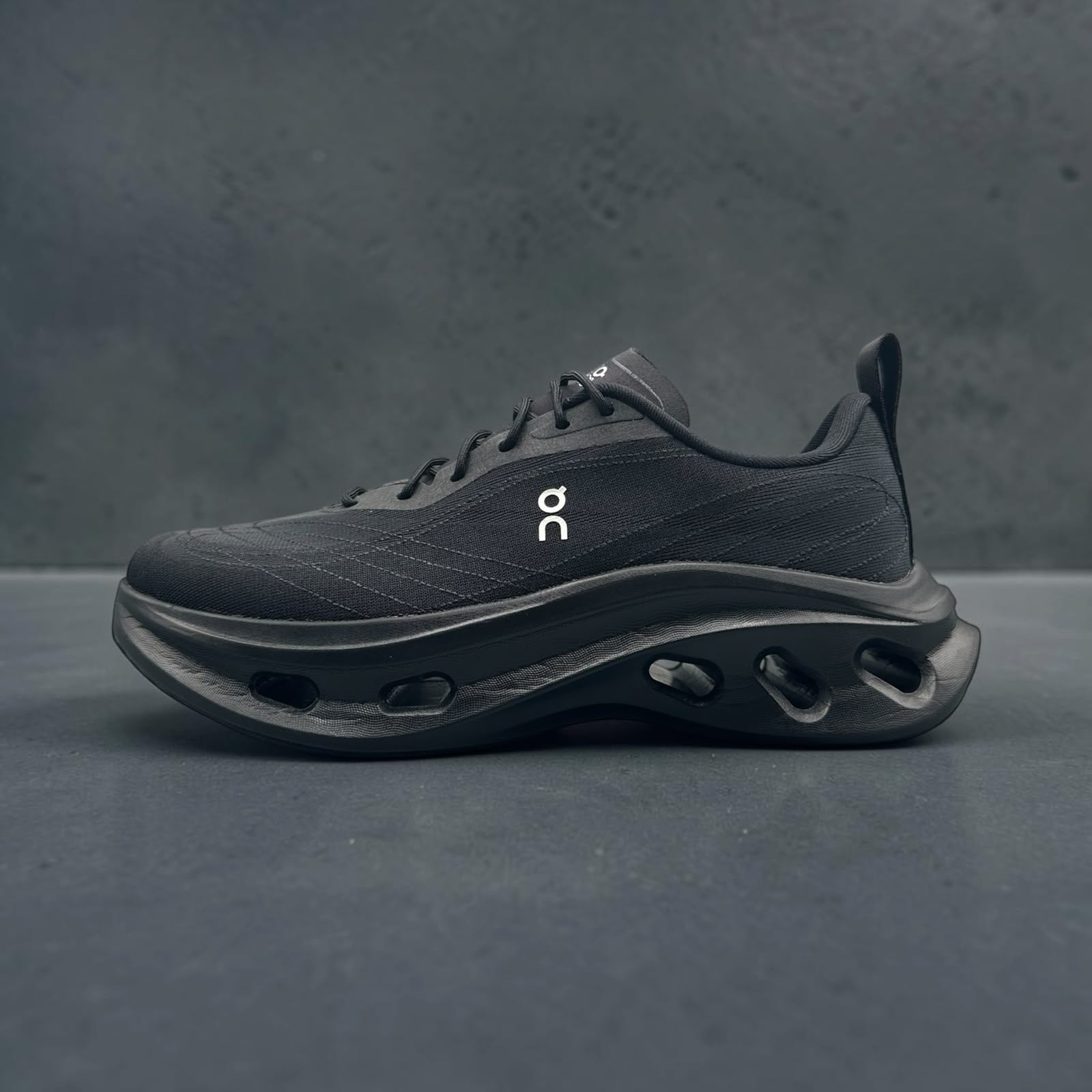 On Running Cloudtilt Cosmic LOEWE Black