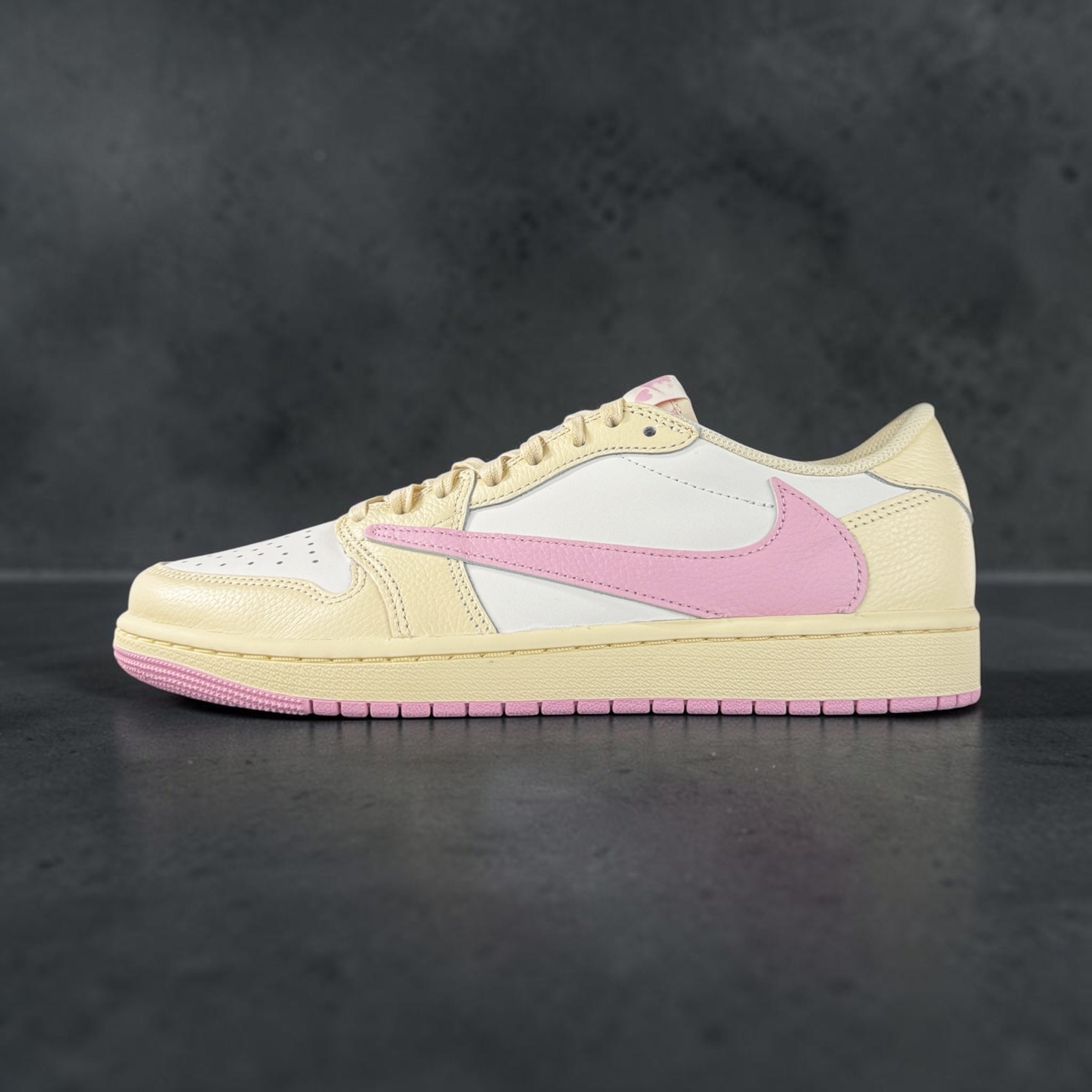 Jordan 1 Retro Low OG SP Travis Scott Shy Pink