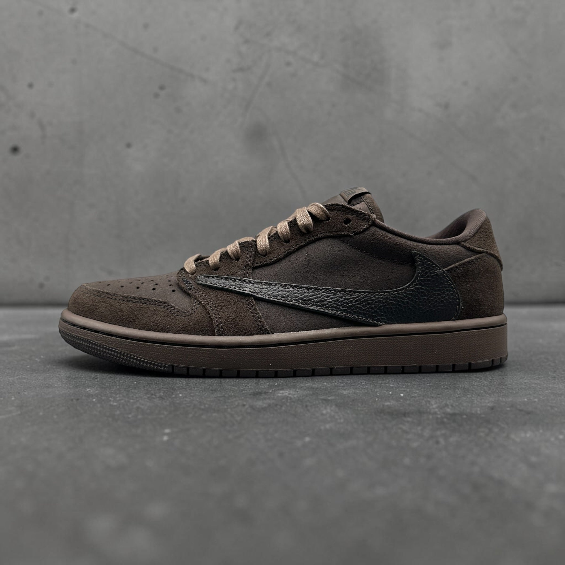 Jordan 1 Retro Low OG SP Travis Scott Velvet Brown