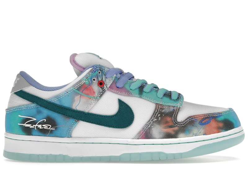 Nike-SB-Dunk-Low-Futura-Laboratories-Bleached-Aqua-Product_qoi0iq_b63d7095-dc28-4f51-bbe6-b1a7cc4ad83b.jpg