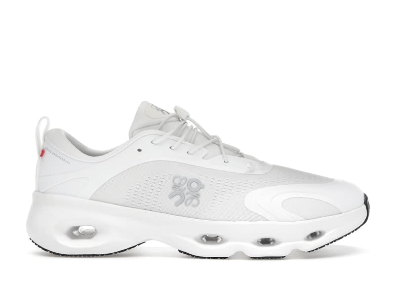On-Running-Cloudsolo-LOEWE-White-Light-Grey-Womens-Product_binzkd_346bf65e-2743-40b2-b58e-c02d7e8ca4f7.jpg