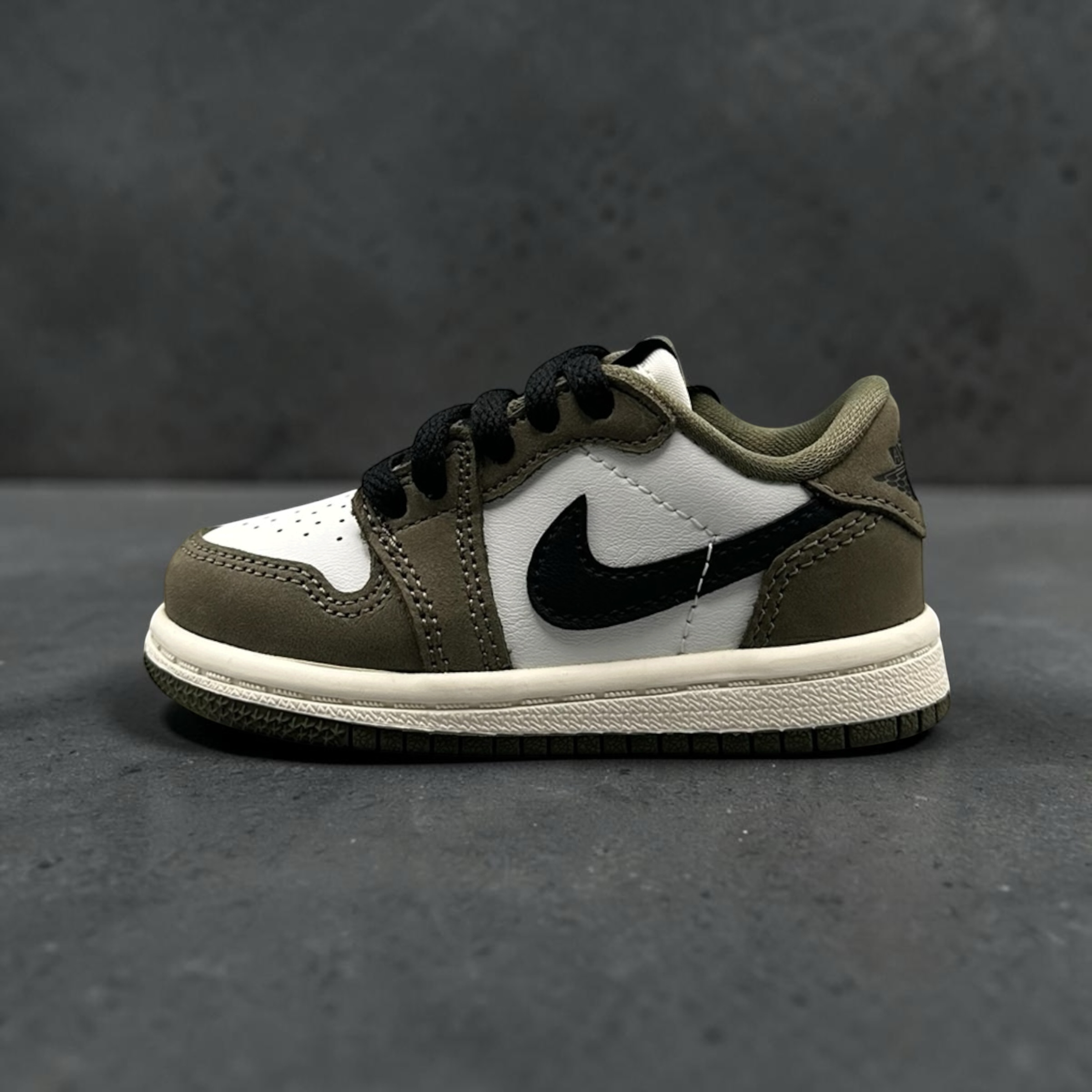 Jordan 1 Retro Low OG Medium Olive (TD)