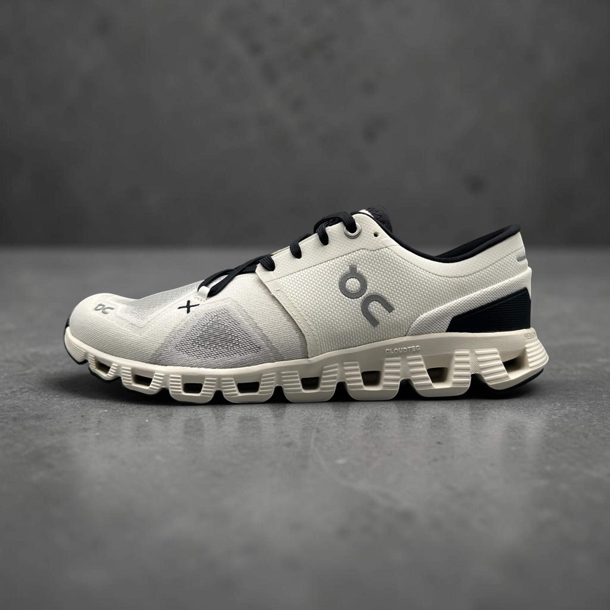 On Running Cloud X 3 Ivory Black