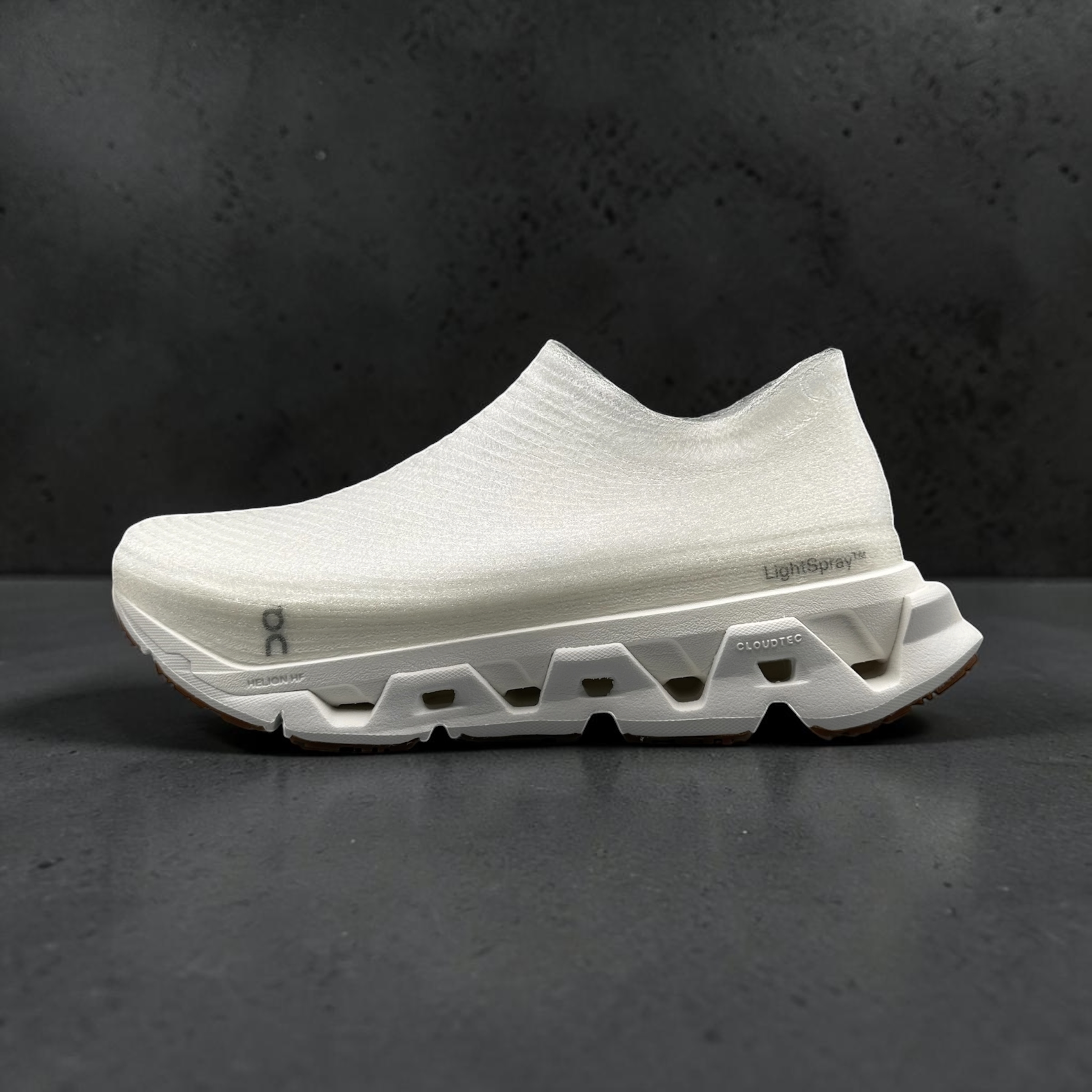 On Running LightSpray Cloudmonster LOEWE White