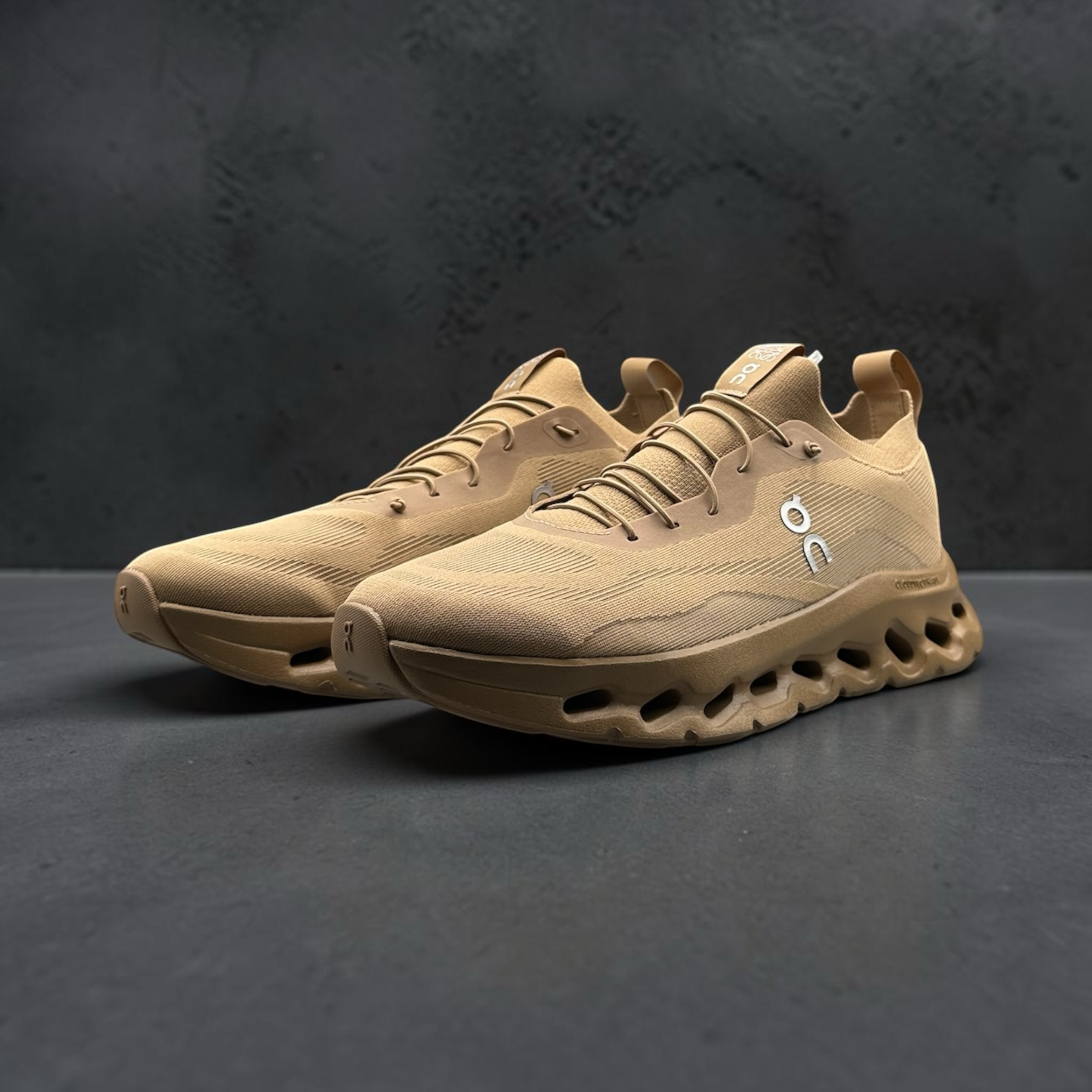 On Running Cloudtilt LOEWE Dark Sand