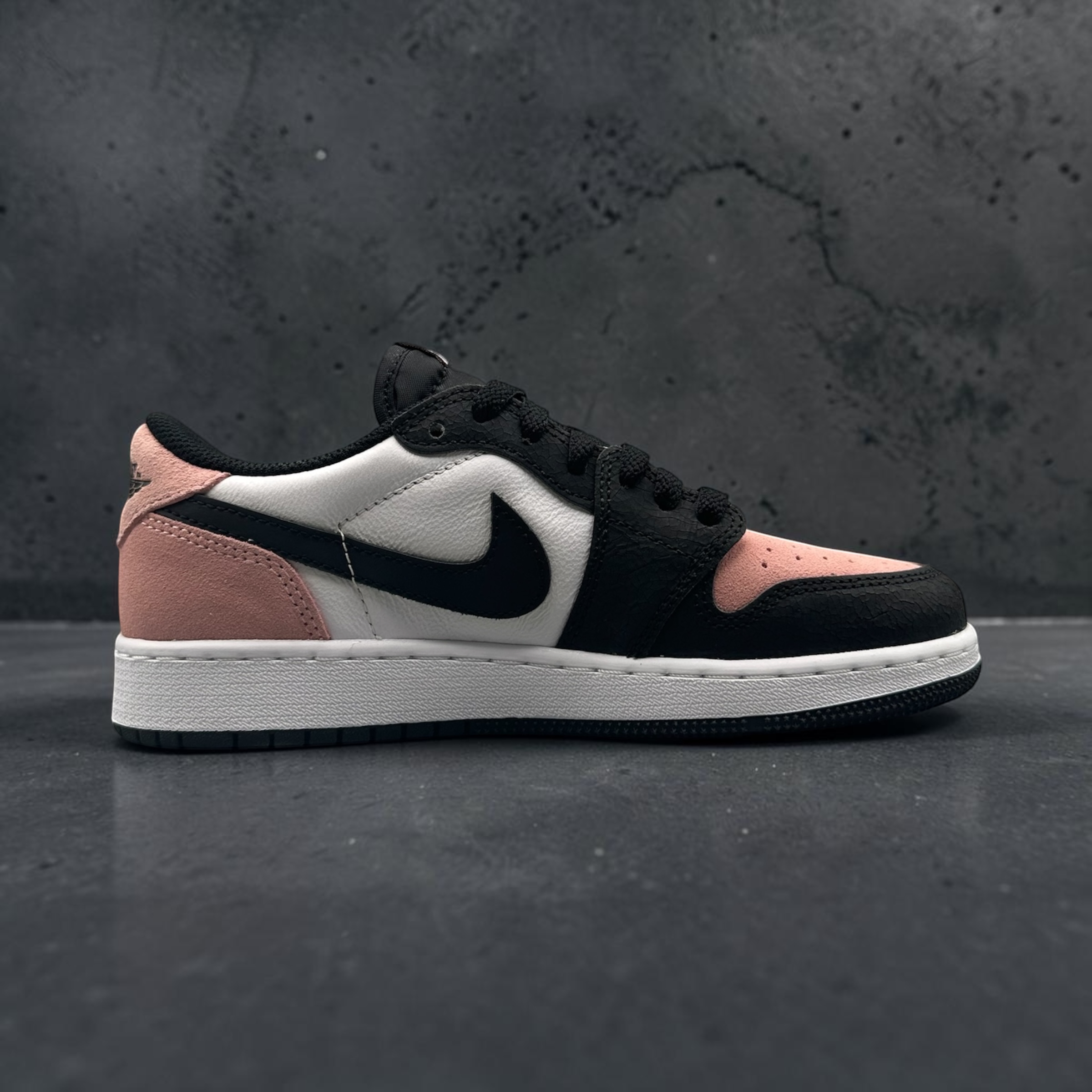 Jordan 1 Low OG Bleached Coral (GS)