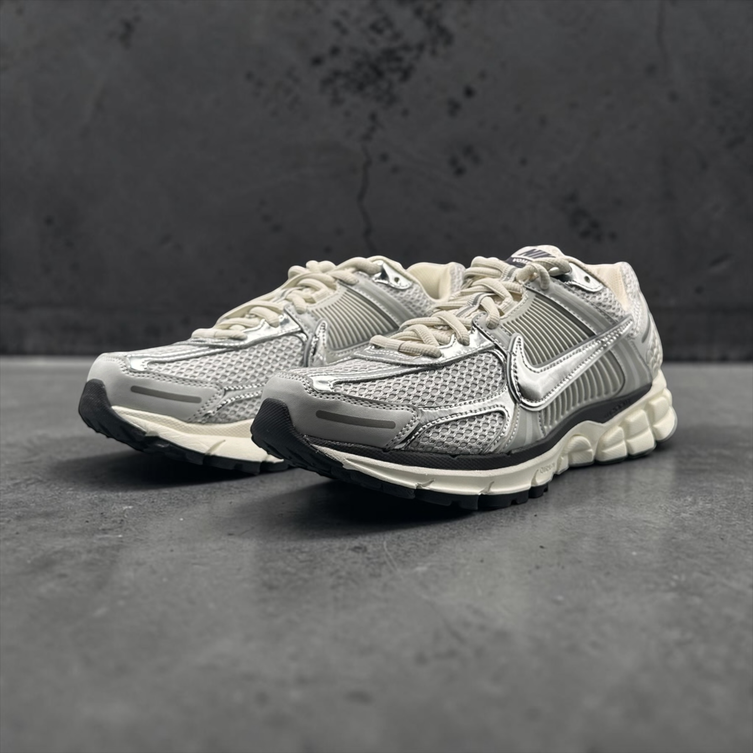 Nike Zoom Vomero 5 Photon Dust Metallic Silver (W)