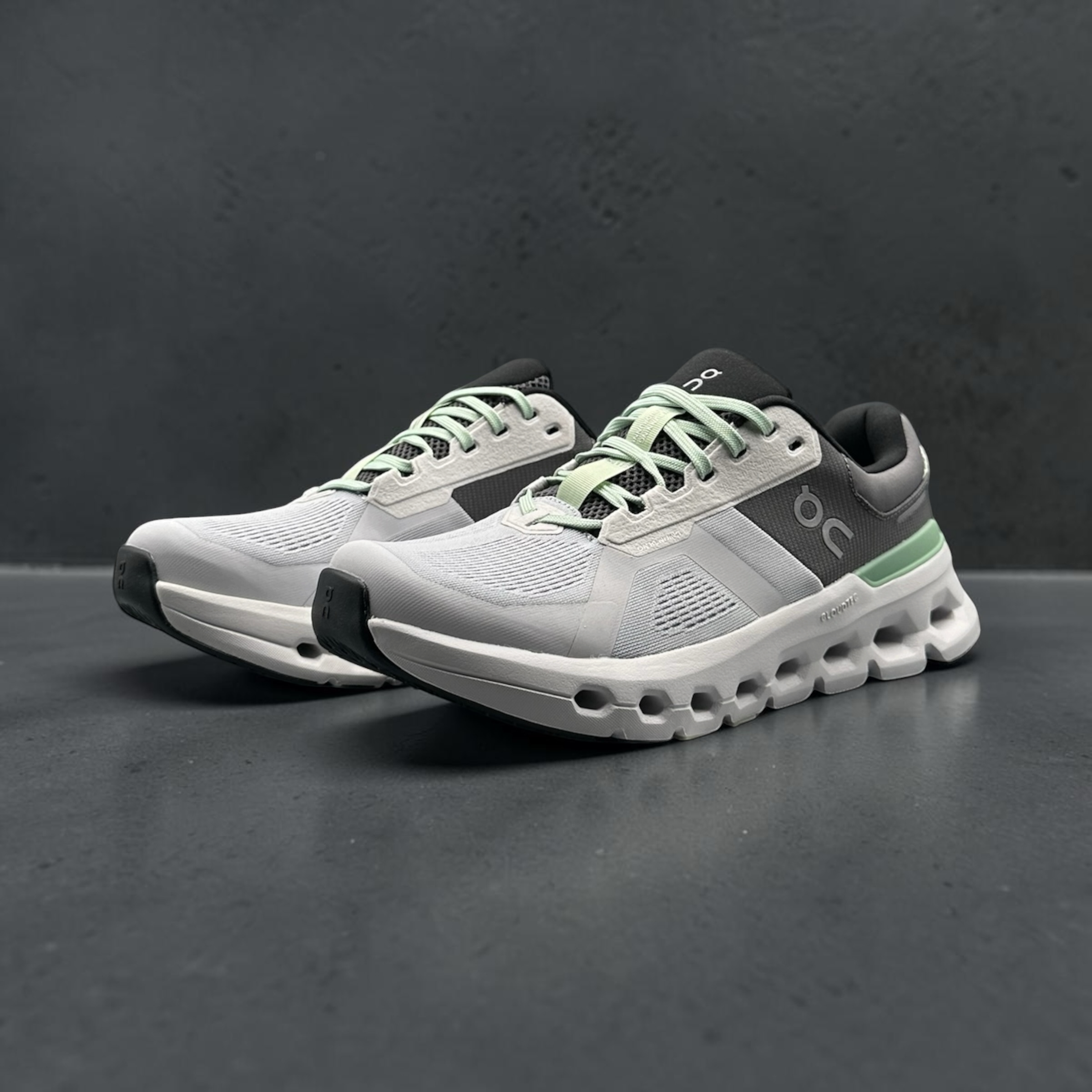 On Running Cloudrunner 2 Glacier Sage