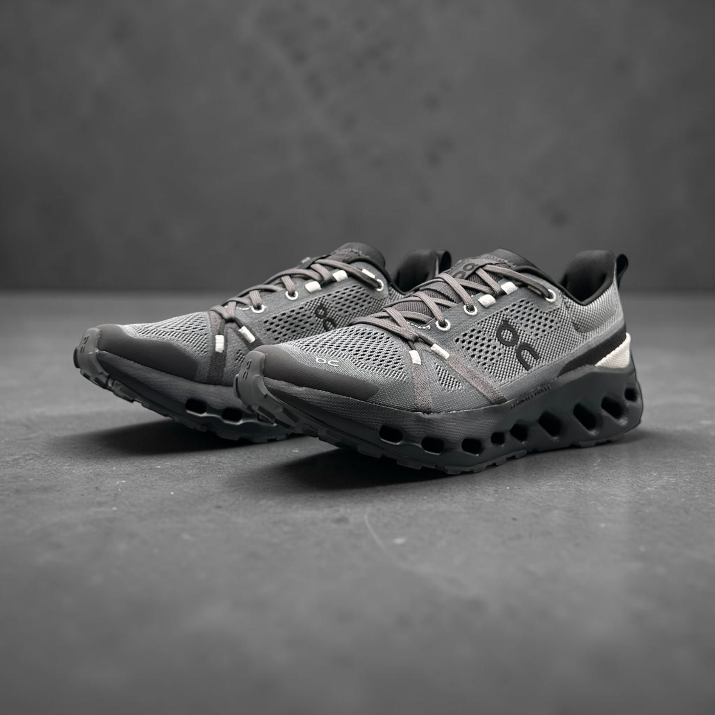 On Running Cloudsurfer Trail Eclipse Black