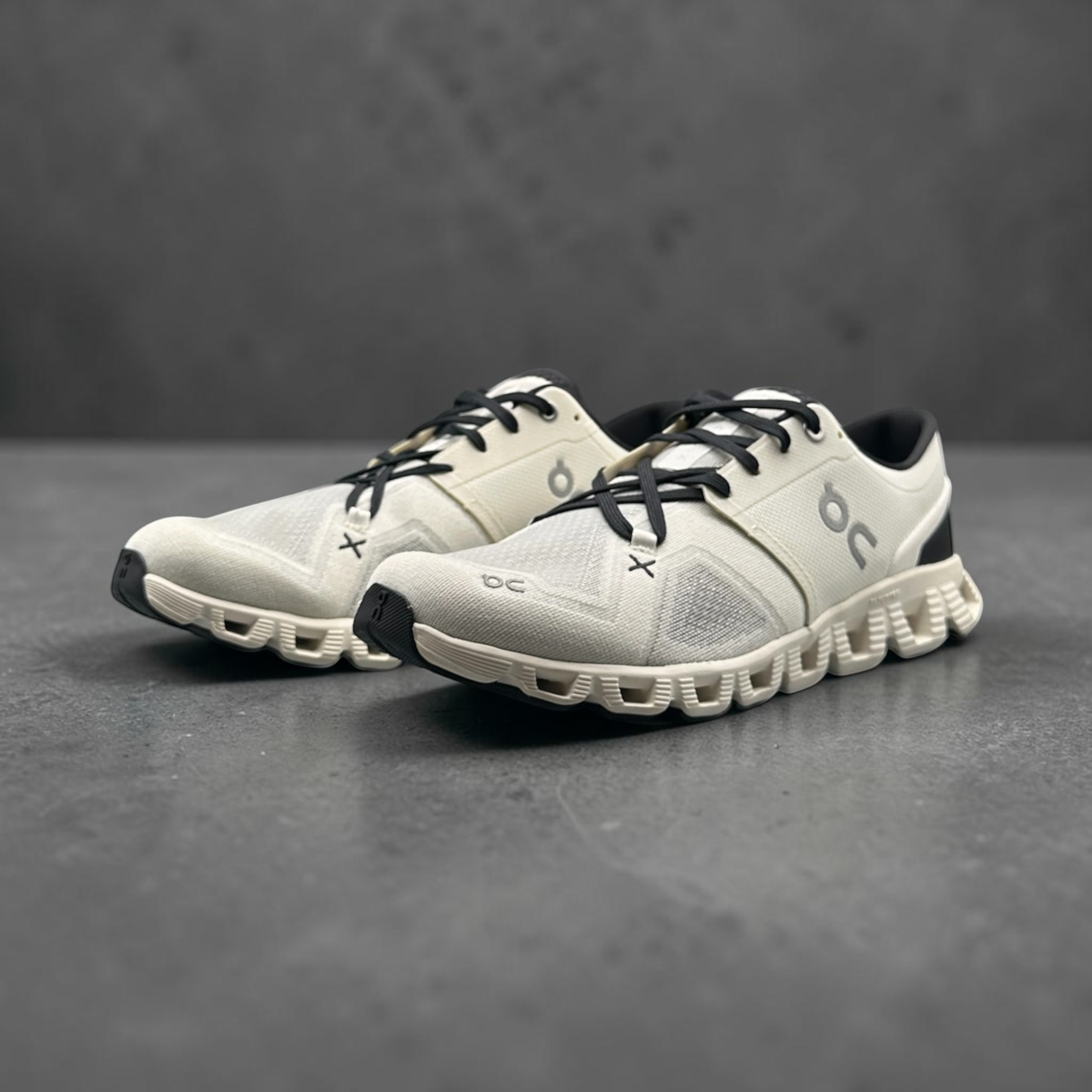 On Running Cloud X 3 Ivory Black