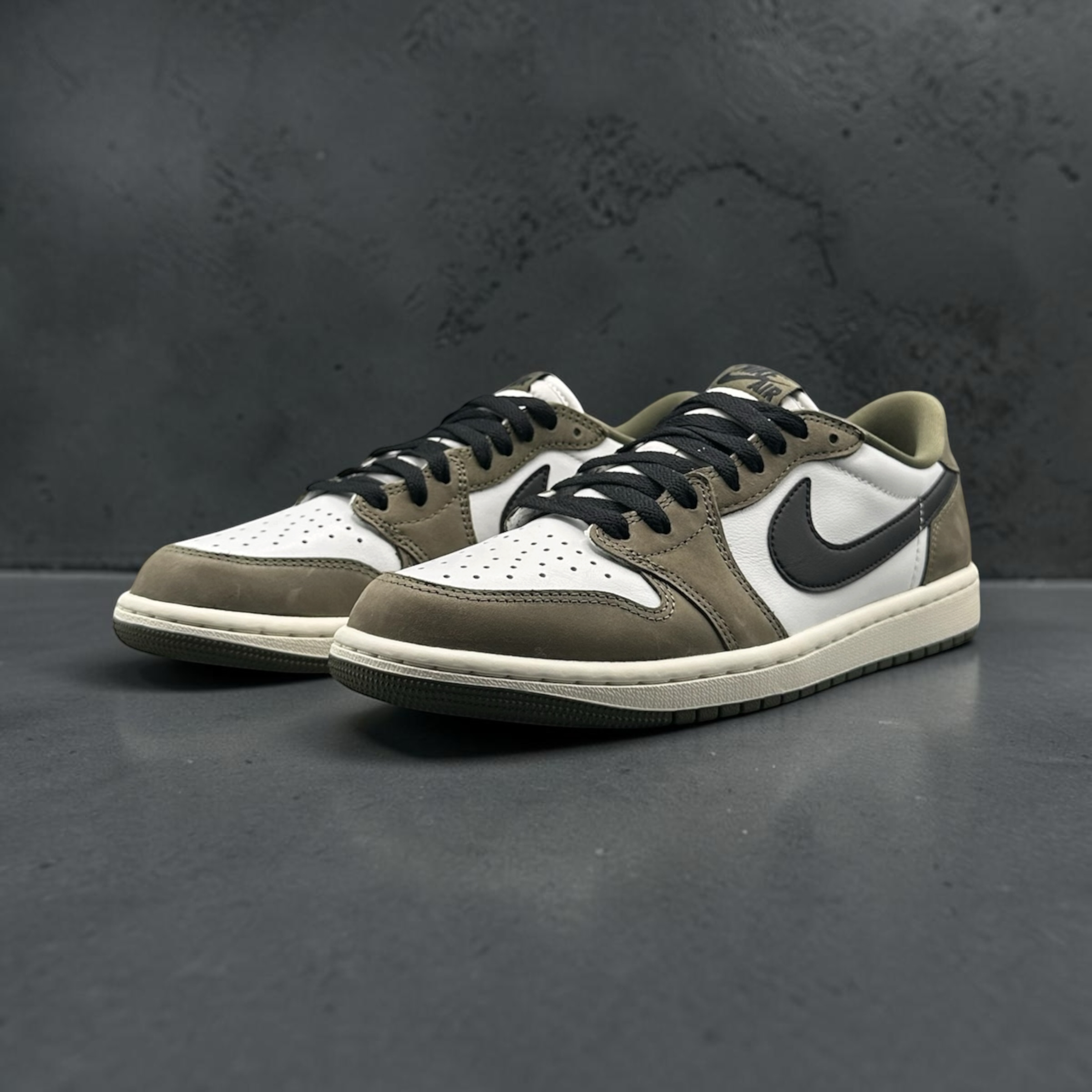 Jordan 1 Retro Low OG Medium Olive