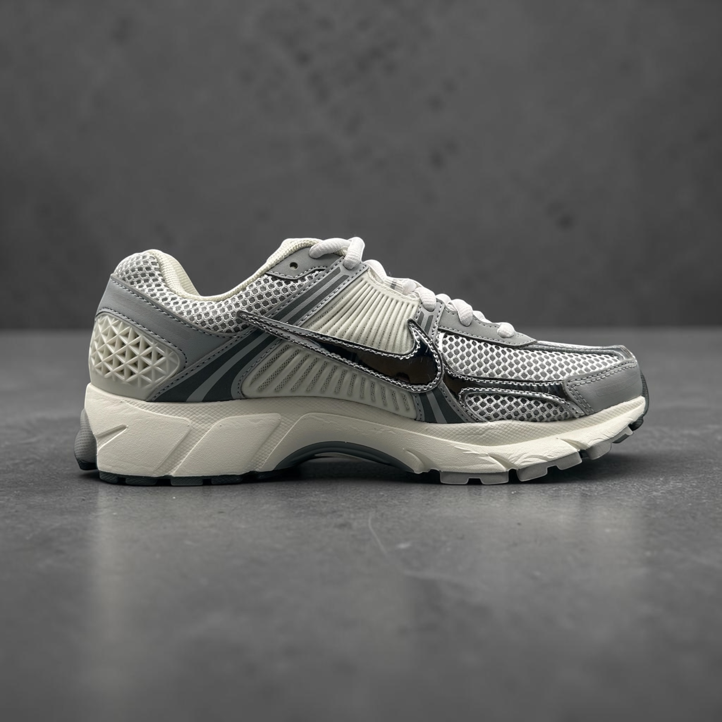 Nike Zoom Vomero 5 Metallic Silver
