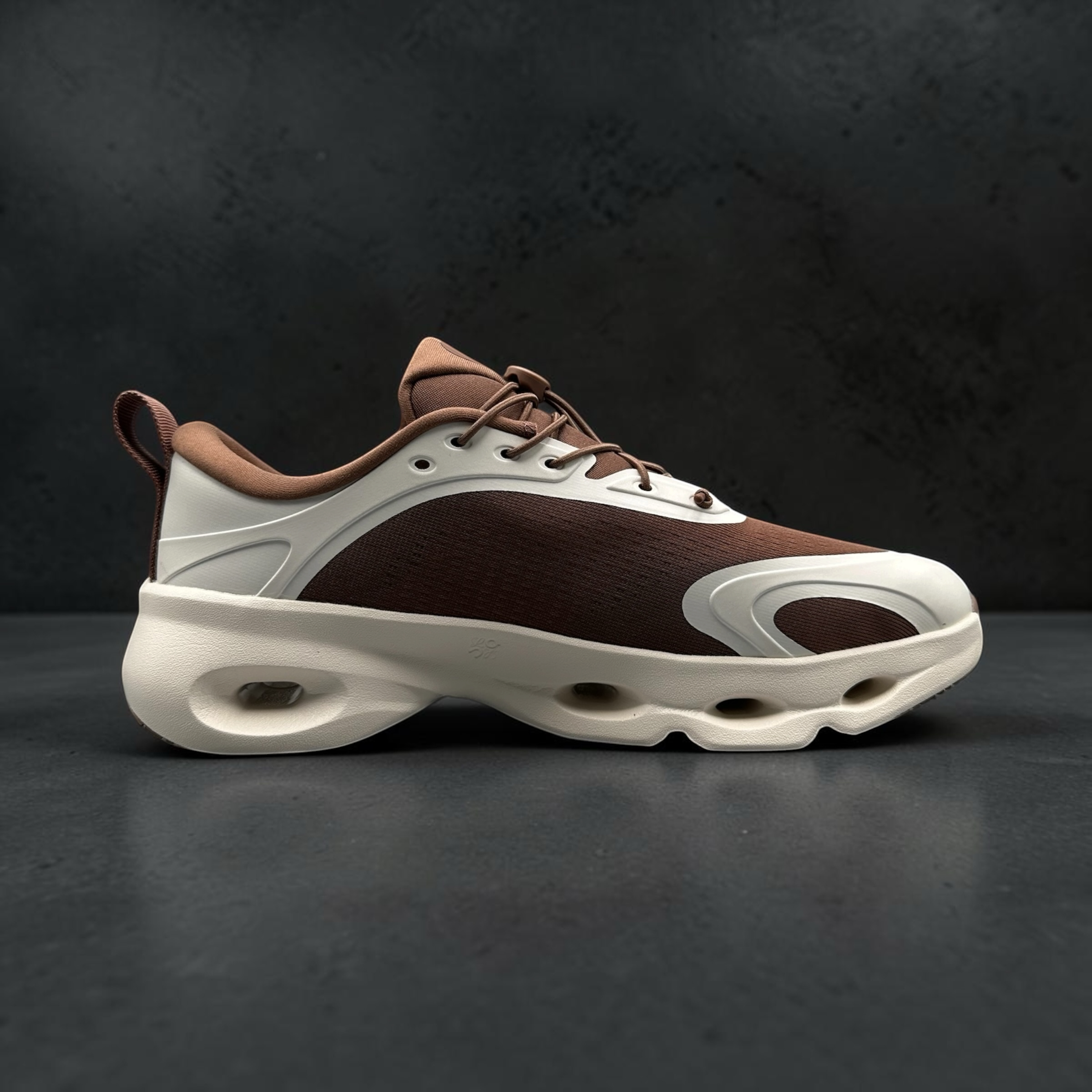 On Running Cloudsolo LOEWE Taupe Eggshell