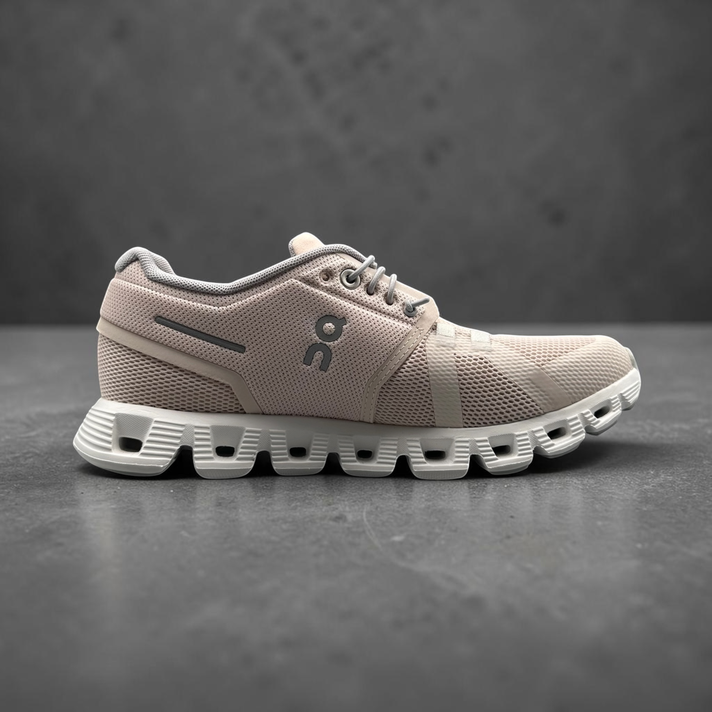 On Running Cloud 5 Shell White