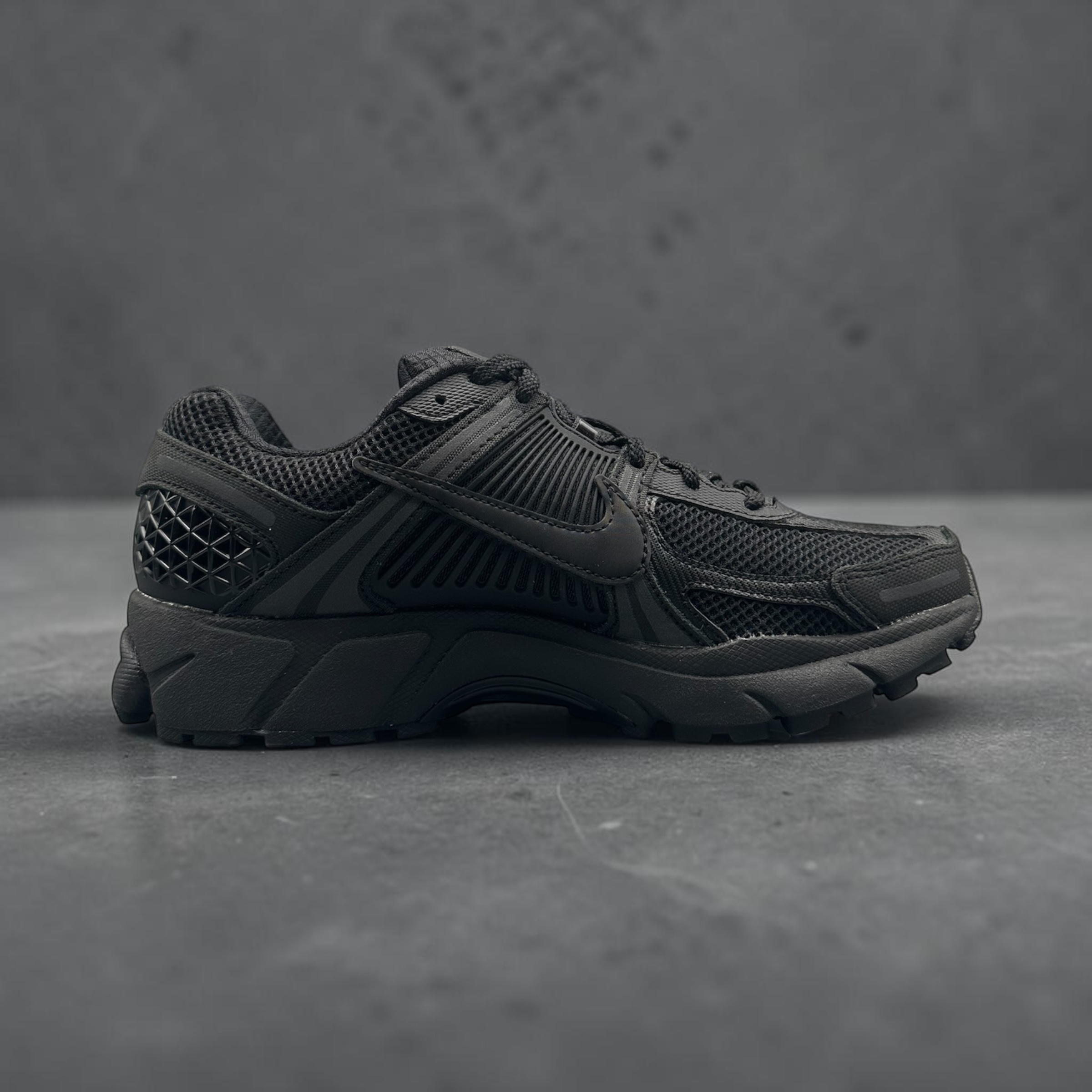 Nike Zoom Vomero 5 Triple Black