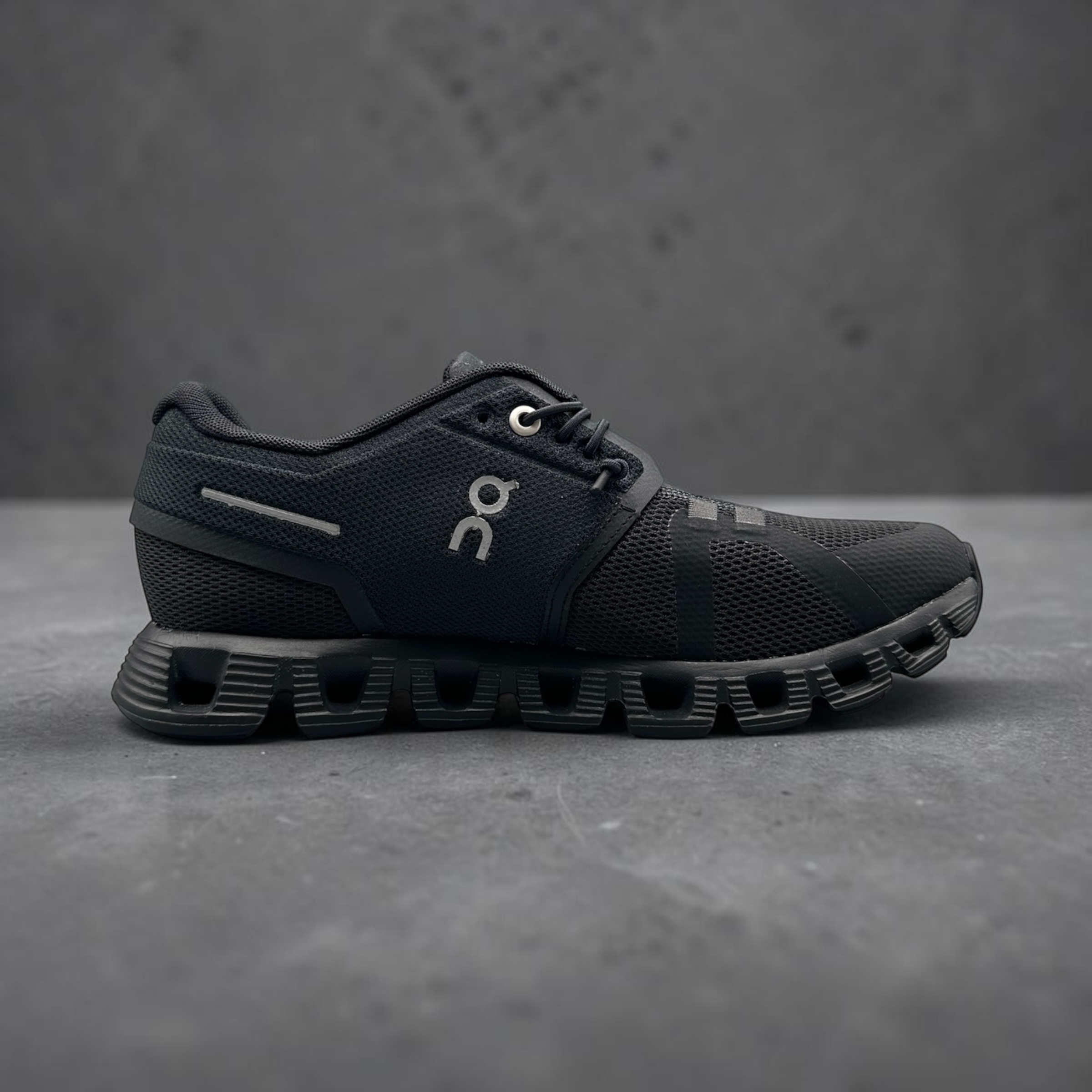 On Running Cloud 5 All Black