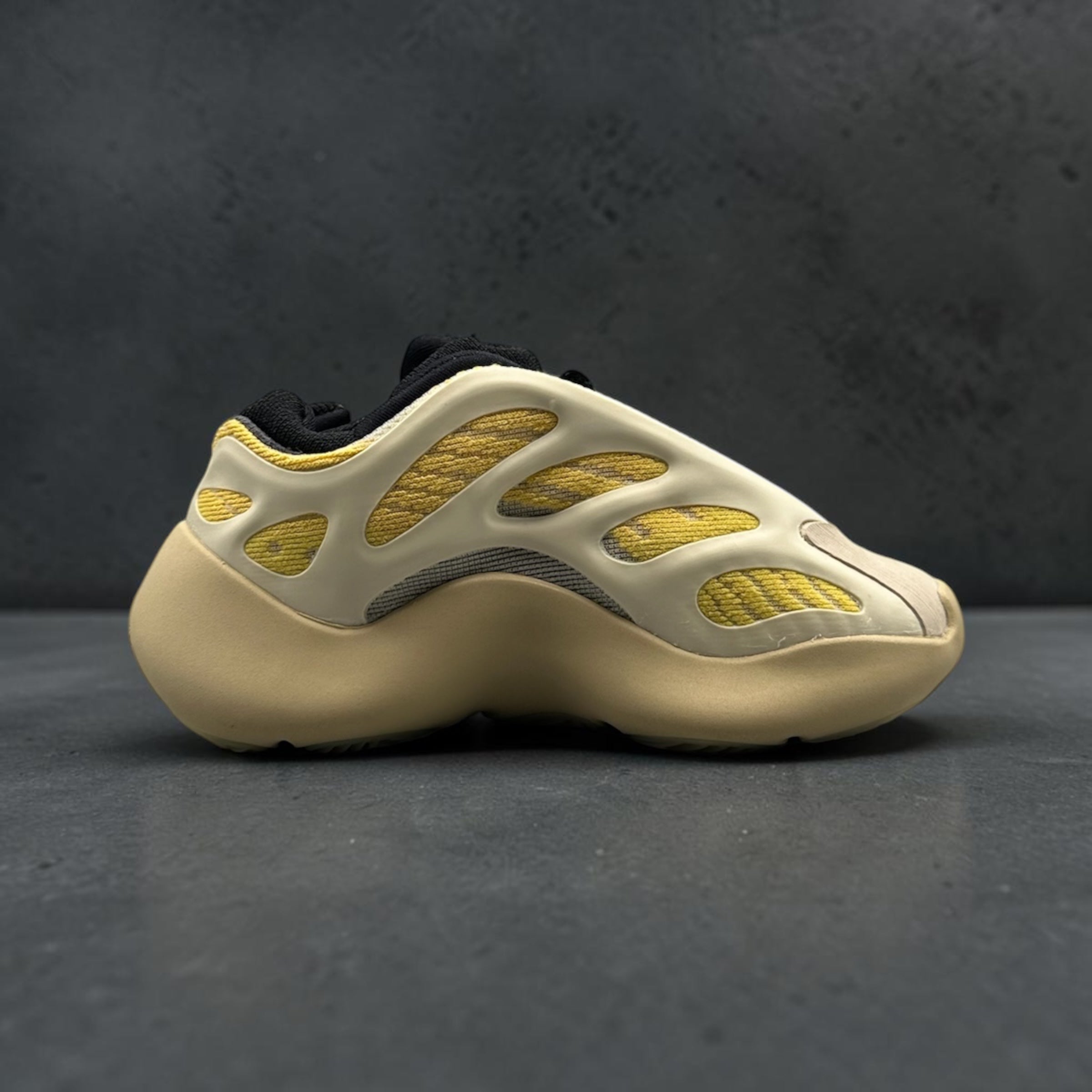 adidas Yeezy 700 V3 Safflower (Infants)