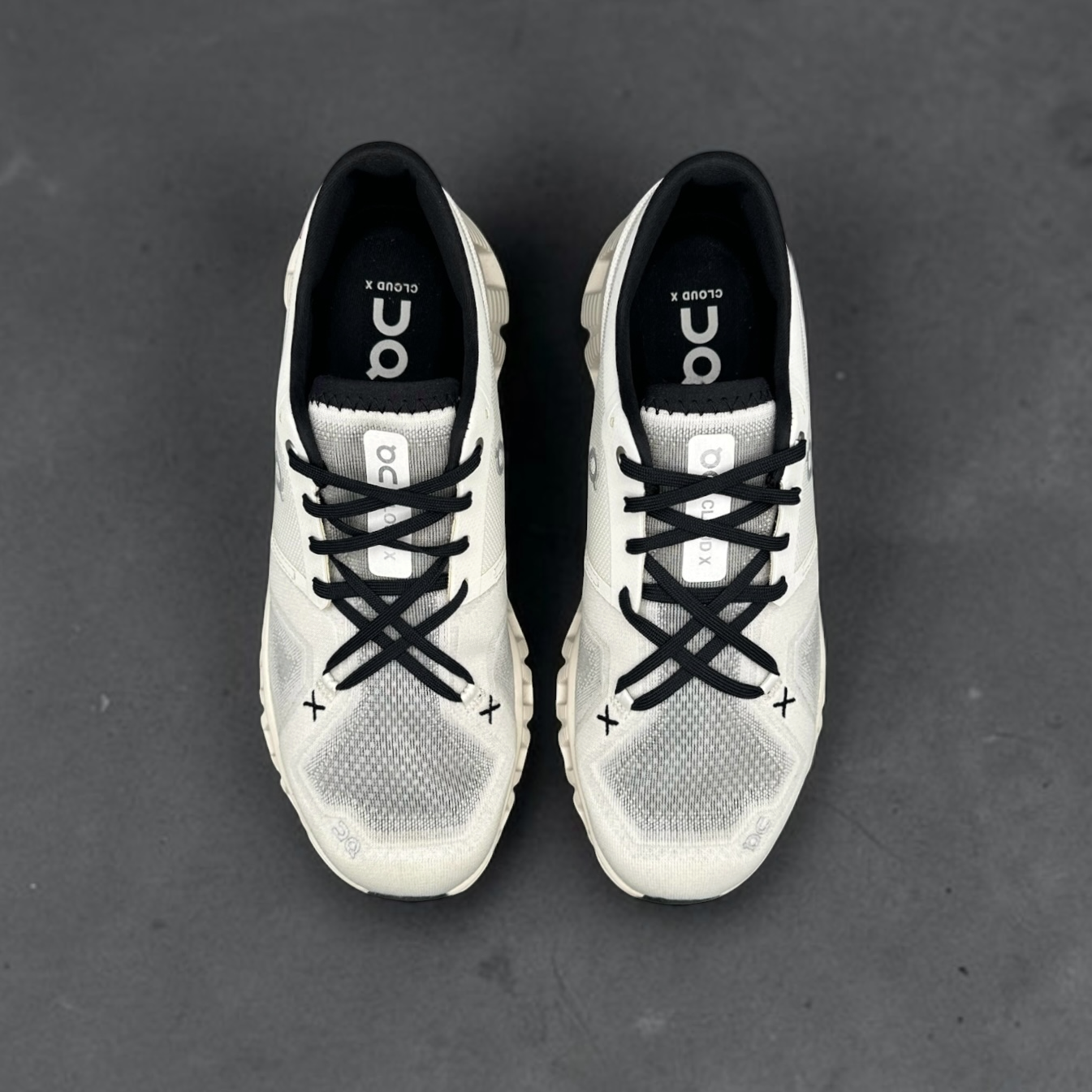 On Running Cloud X 3 Ivory Black