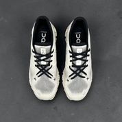 On Running Cloud X 3 Ivory Black