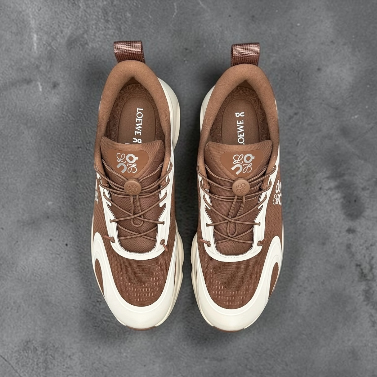 On Running Cloudsolo LOEWE Taupe Eggshell