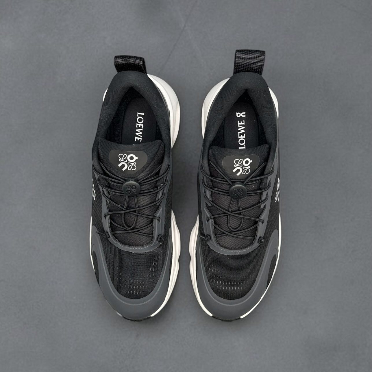 On Running Cloudsolo LOEWE Black White