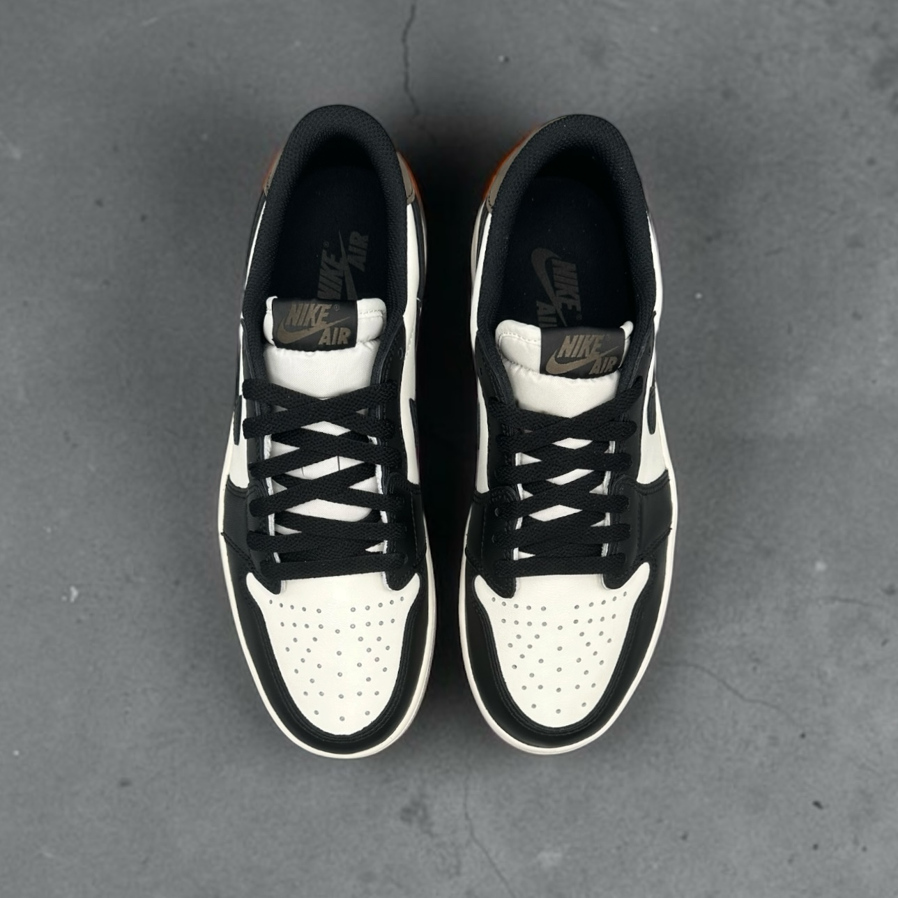 Jordan 1 Retro Low OG Mocha