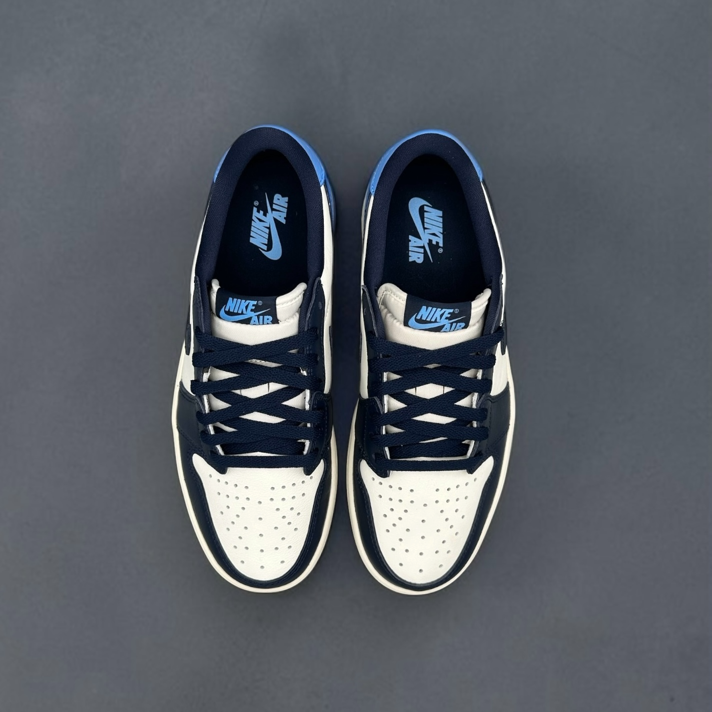 Jordan 1 Low OG Obsidian UNC