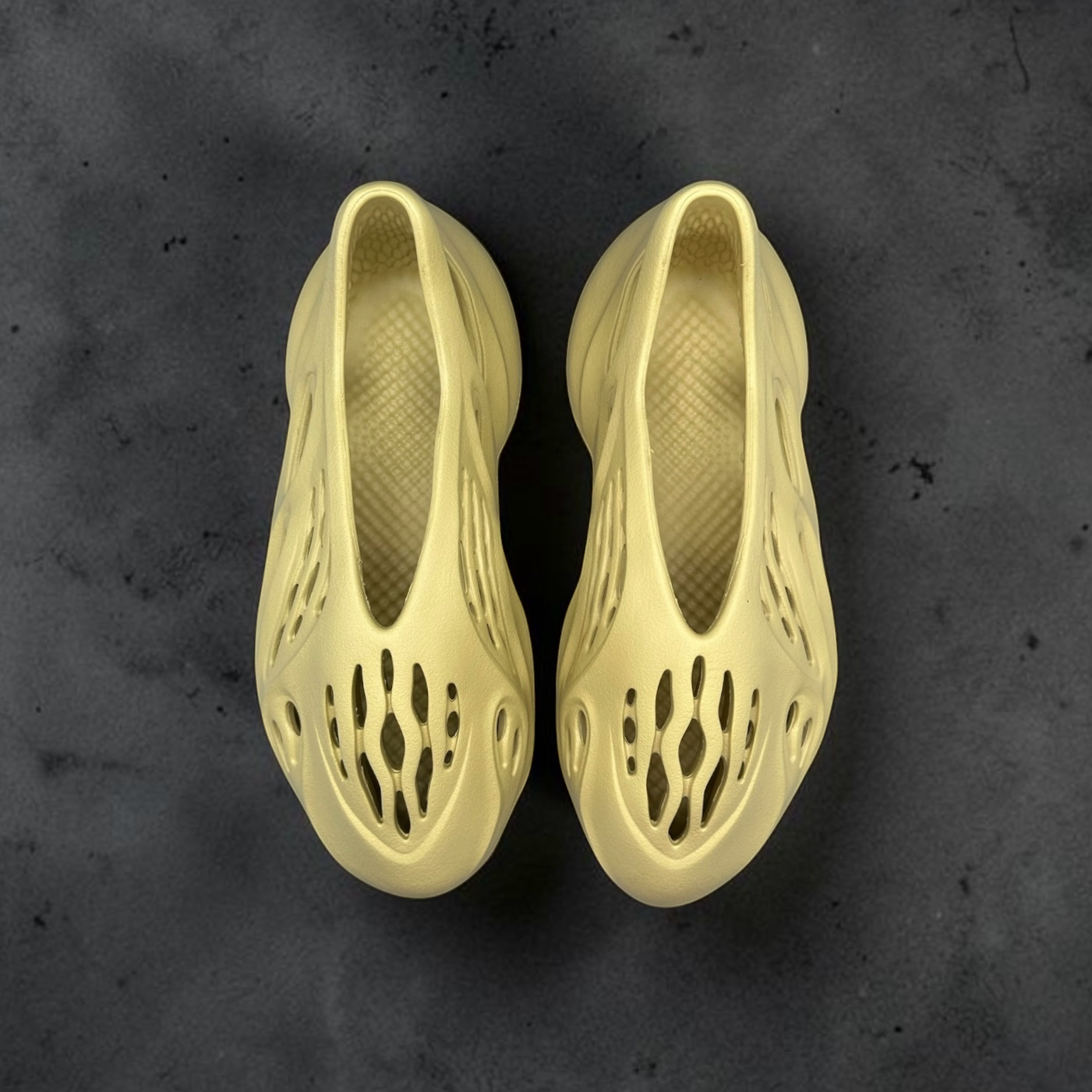 adidas Yeezy Foam Runner Sulfur