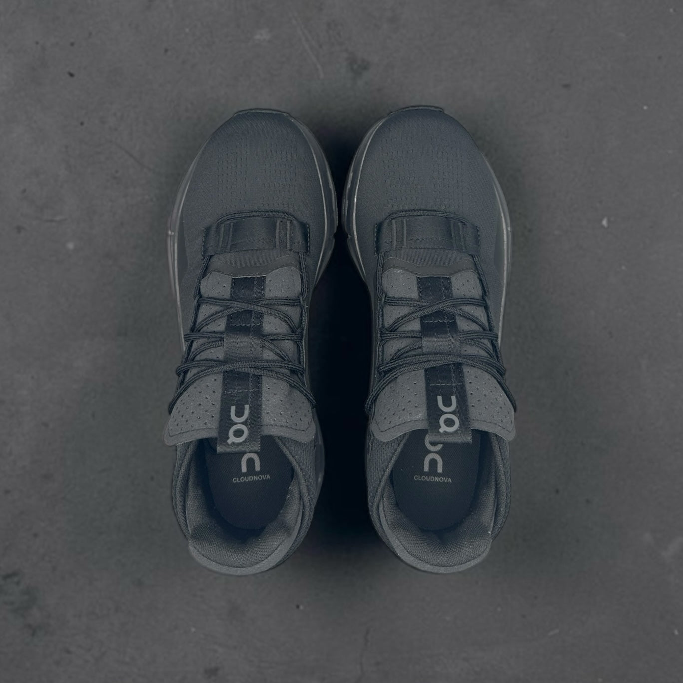 On Running Cloudnova 2 All Black