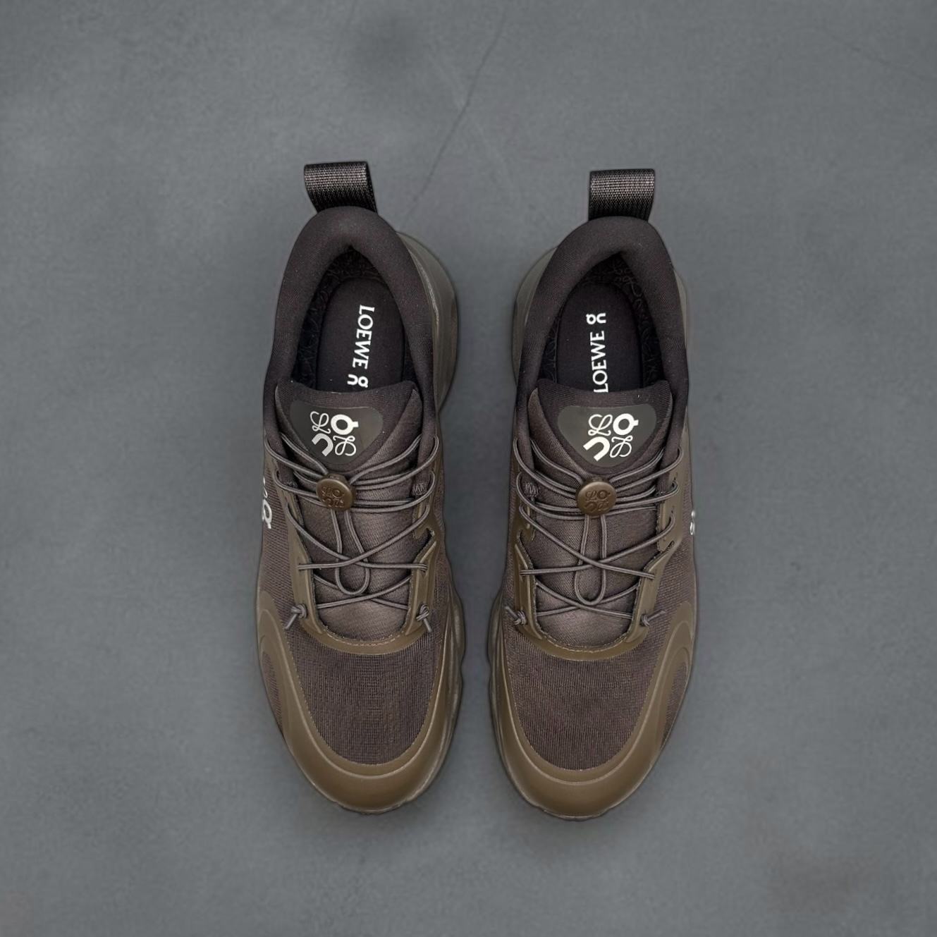 On Running Cloudsolo LOEWE Dark Brown Black