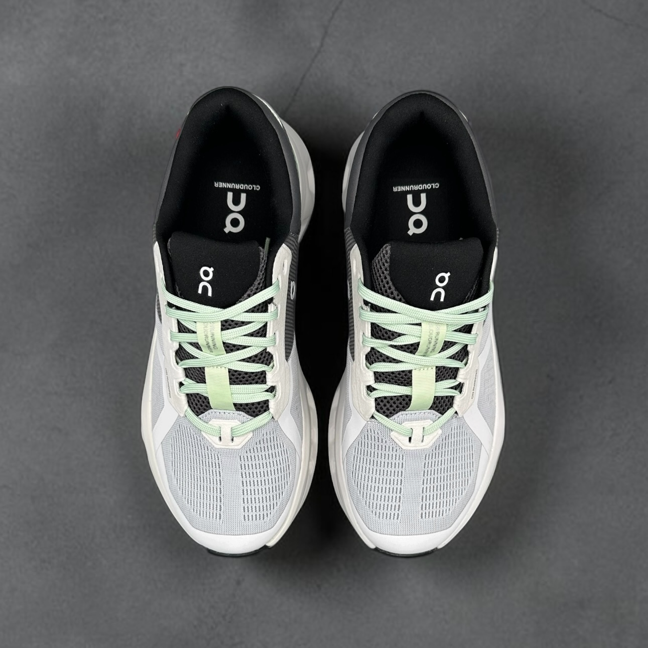On Running Cloudrunner 2 Glacier Sage